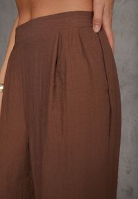 Renee - Brązowe Szerokie Spodnie Casual High Waist ze Strukturalnej Tkaniny Hyrarpia. Okazja: na co dzień. Stan: podwyższony. Kolor: brązowy. Materiał: tkanina. Styl: casual #5