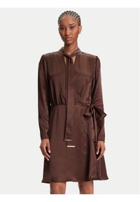Marciano Guess Sukienka codzienna 5YGK28 7350A Brązowy Regular Fit. Okazja: na co dzień. Kolor: brązowy. Materiał: wiskoza. Typ sukienki: proste. Styl: casual