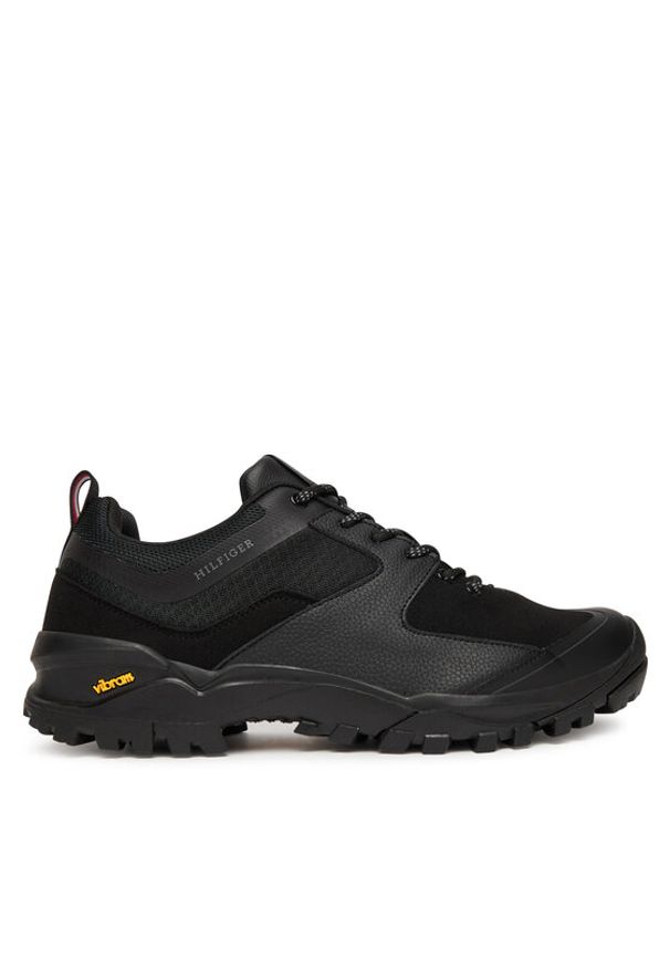 TOMMY HILFIGER - Tommy Hilfiger Sneakersy Vibram Low Runner Tech FM0FM05657 Czarny. Kolor: czarny. Materiał: materiał