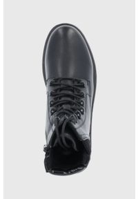 Answear Lab Botki damskie kolor czarny na platformie lekko ocieplone. Nosek buta: okrągły. Zapięcie: sznurówki. Kolor: czarny. Materiał: guma. Obcas: na platformie. Styl: wakacyjny #5