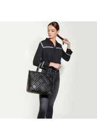 Wittchen - Torebka shopperka z geometrycznie pikowanym frontem. Kolor: czarny. Wzór: geometria. Dodatki: z haftem. Materiał: skórzane. Styl: casual, elegancki #2