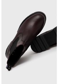 Sisley Sztyblety skórzane damskie kolor bordowy na płaskim obcasie. Nosek buta: okrągły. Kolor: czerwony. Materiał: skóra. Obcas: na obcasie. Wysokość obcasa: niski #3