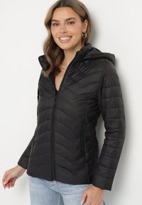 Born2be - Czarna Pikowana Kurtka z Kapturem z Możliwością Odpięcia Natisme. Okazja: na co dzień. Typ kołnierza: kaptur. Kolor: czarny. Materiał: jeans. Styl: casual, elegancki #1
