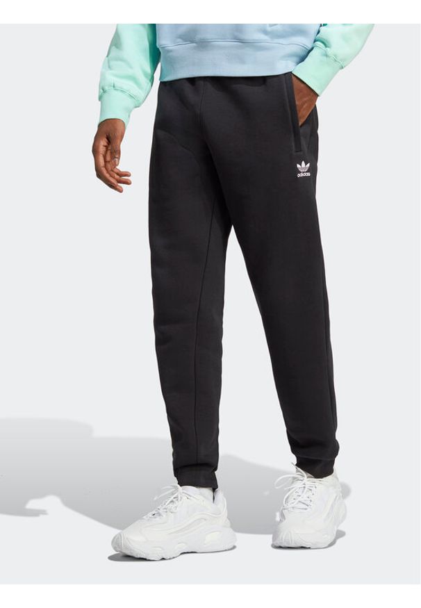 Adidas - Spodnie dresowe adidas. Kolor: czarny. Materiał: bawełna, dresówka