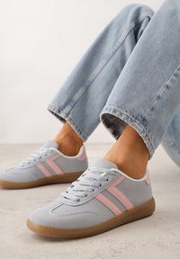 Renee - Niebieskie Sneakersy Typu Klasyczne Tenisówki Kilice. Okazja: na co dzień, na randkę. Kolor: niebieski. Materiał: satyna, koronka #4