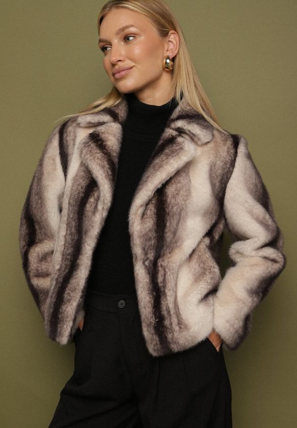 Born2be - Beżowa Jednorzędowa Kurtka Futerko o Krótkim Kroju Lonella. Okazja: na sylwestra, na spacer, na co dzień. Kolor: beżowy. Materiał: futro. Długość: krótkie. Styl: casual, elegancki