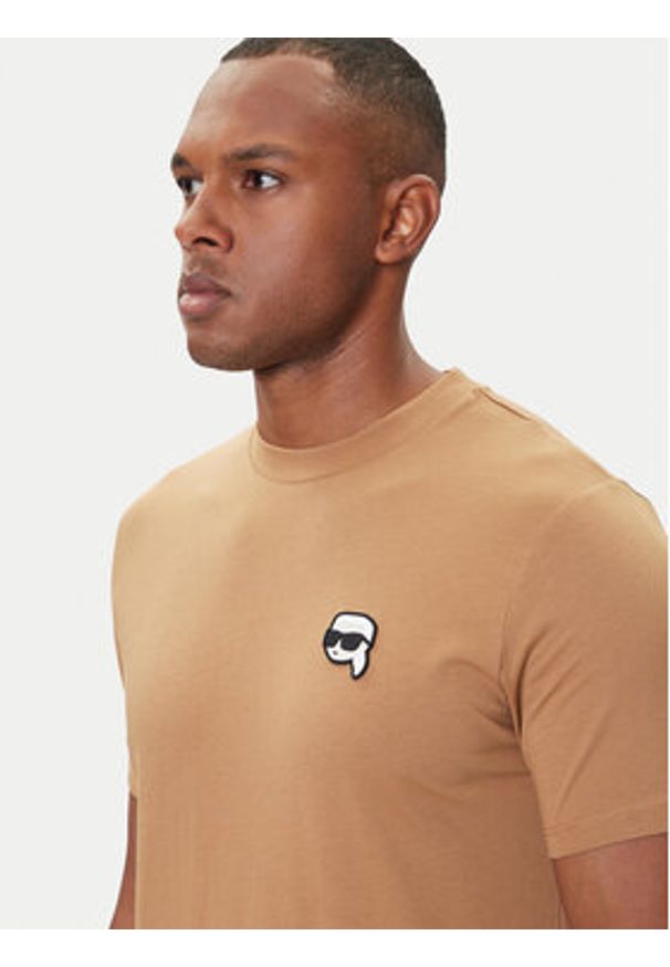 Karl Lagerfeld - KARL LAGERFELD T-Shirt 755710 554224 Beżowy Regular Fit. Typ kołnierza: dekolt w karo. Kolor: beżowy. Materiał: bawełna