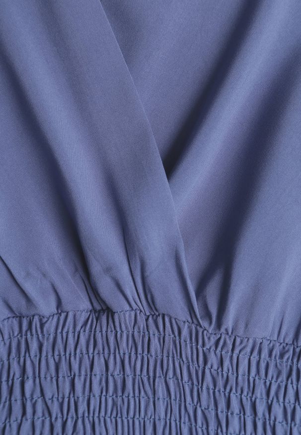 Renee - Granatowa Sukienka z Wiskozy Jadith. Okazja: na co dzień. Kolor: niebieski. Wzór: gładki. Typ sukienki: kopertowe. Materiał: wiskoza. Długość rękawa: krótki rękaw. Sezon: lato. Styl: casual. Długość: mini