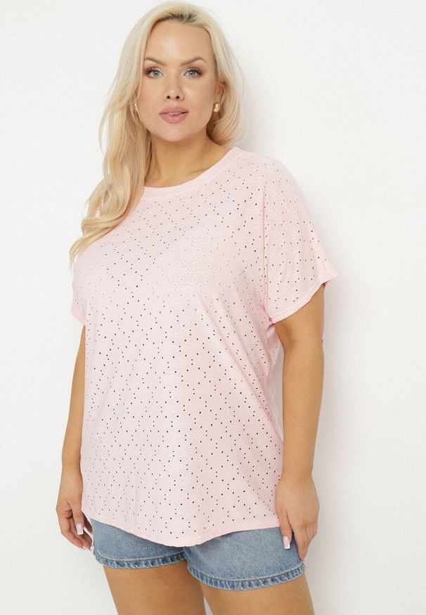 Born2be - Różowy T-shirt z Bawełną i Ażurowym Wzorem Puzira. Okazja: na co dzień. Kolor: różowy. Materiał: bawełna. Wzór: ażurowy. Styl: klasyczny, elegancki, casual