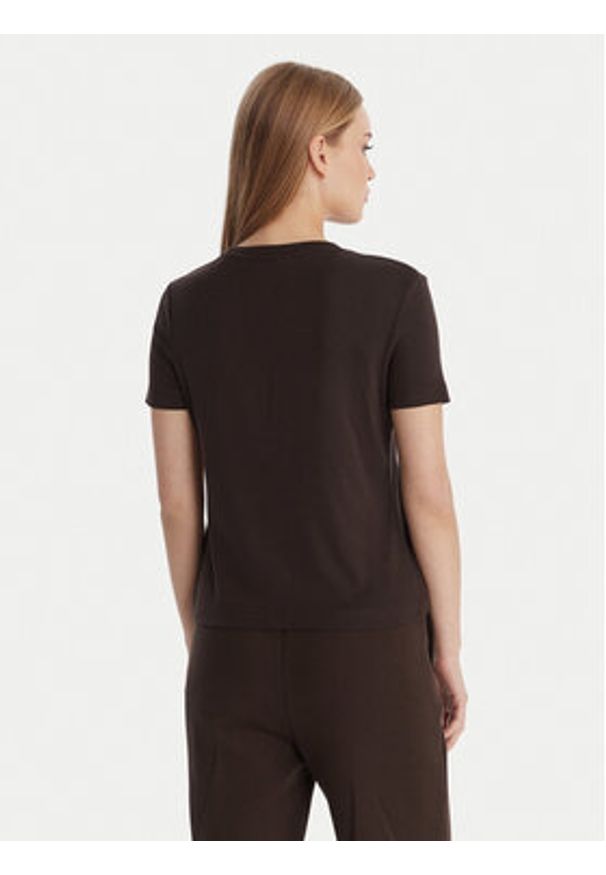 Guess T-Shirt V6RI17 KD741 Brązowy Regular Fit. Kolor: brązowy. Materiał: bawełna