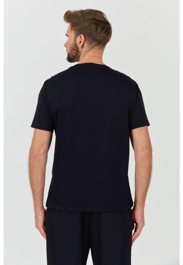 Armani Exchange - ARMANI EXCHANGE Granatowy t-shirt ze srebrnym logo. Kolor: niebieski