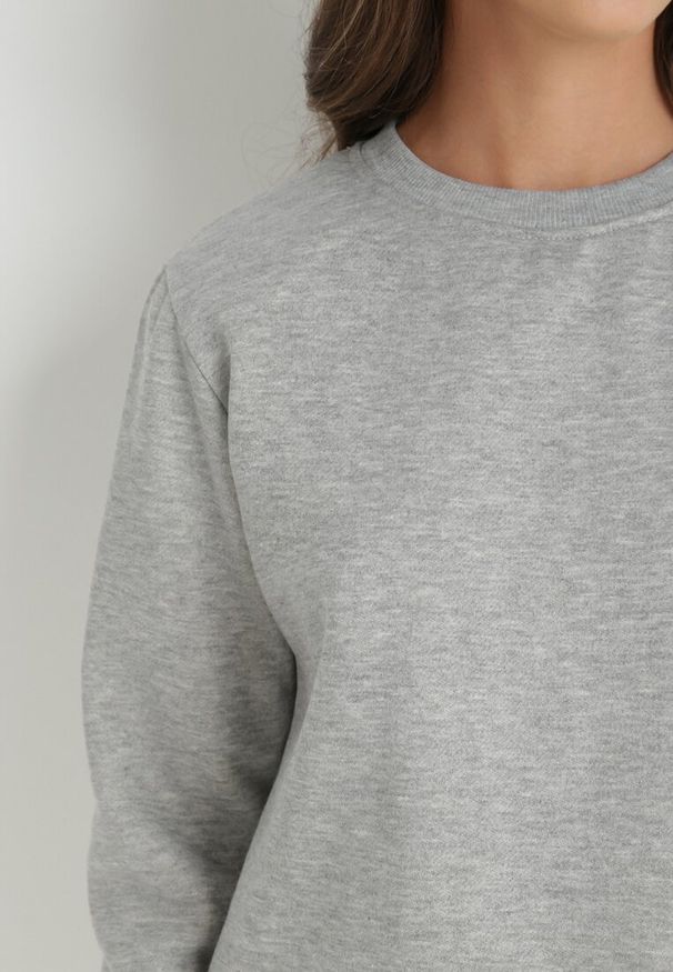 Born2be - Szara Bluza Sotear. Okazja: na co dzień. Kolor: szary. Materiał: polar, materiał, jeans, dzianina, prążkowany. Długość rękawa: długi rękaw. Długość: długie. Wzór: gładki, jednolity. Sezon: zima, jesień. Styl: casual, klasyczny