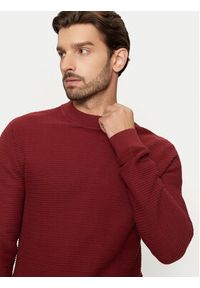 Selected Homme Sweter Tion 16095640 Czerwony Regular Fit. Kolor: czerwony. Materiał: bawełna