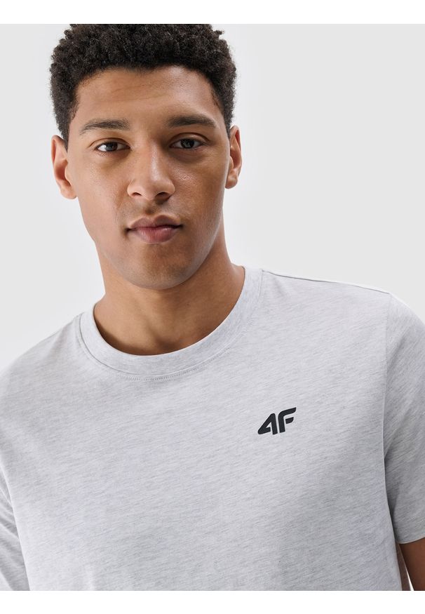 4f - 4F T-shirt regular gładki męski - szary S. Okazja: na co dzień. Kolor: szary. Materiał: bawełna, dzianina, jersey. Długość rękawa: krótki rękaw. Długość: krótkie. Wzór: gładki. Styl: klasyczny, casual, sportowy