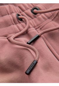 Ombre Clothing - Męskie spodnie dresowe bawełniane joggery BASIC – ciemnoróżowe V4. Okazja: na co dzień. Kolor: różowy. Materiał: dresówka, bawełna. Wzór: aplikacja. Styl: sportowy, casual, elegancki