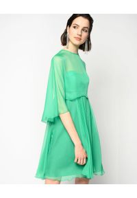 Pinko - PINKO - Zielona sukienka Biancaneve 1. Kolor: zielony. Materiał: szyfon. Długość rękawa: na ramiączkach. Sezon: wiosna. Typ sukienki: plisowane, rozkloszowane. Długość: mini #5