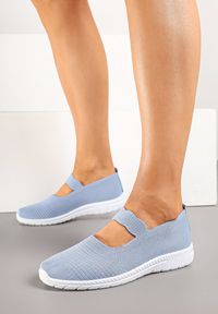 Born2be - Niebieskie Wsuwane Tenisówki z Ozdobnym Paskiem i Perforacją Zelsedi. Okazja: na co dzień. Zapięcie: bez zapięcia. Kolor: niebieski. Materiał: jeans. Sezon: lato. Styl: klasyczny, elegancki, casual #3