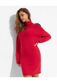 Ermanno Firenze - ERMANNO FIRENZE - Czerwona sukienka z dzianiny. Okazja: na co dzień. Typ kołnierza: golf. Kolor: czerwony. Materiał: dzianina. Długość rękawa: długi rękaw. Typ sukienki: proste, oversize. Styl: casual #1