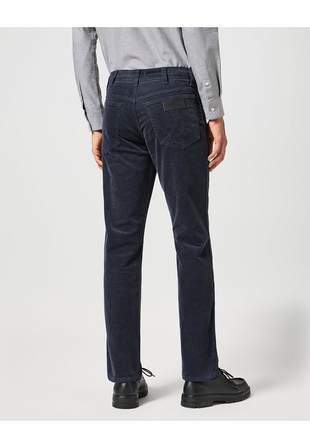 Wrangler - WRANGLER MĘSKIE SPODNIE JEANSOWE TEXAS SLIM DARK NAVY 112356806 W12S012239