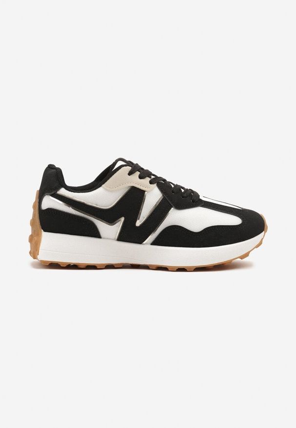 Renee - Czarne Sneakersy Ozdobione Geometrycznym Motywem Zdivena. Okazja: na co dzień. Zapięcie: bez zapięcia. Kolor: czarny. Materiał: jeans. Wzór: aplikacja, geometria. Sezon: lato, wiosna. Obcas: na platformie