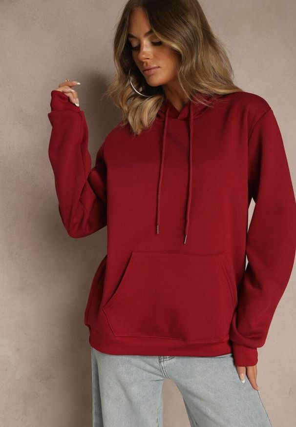 Renee - Bordowa Bluza z Kapturem Ozdobiona Ściągaczami Invila. Okazja: na co dzień. Typ kołnierza: kaptur. Kolor: czerwony. Wzór: aplikacja. Styl: casual, elegancki