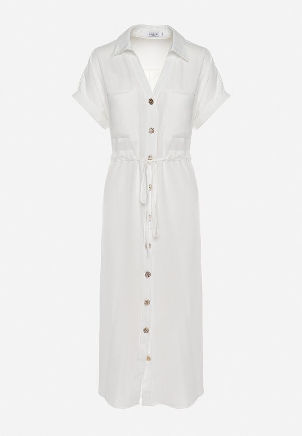 Born2be - Biała Koszulowa Sukienka z Krótkim Rękawem Zapinana na Guziki z Materiałowym Paskiem Piantia. Okazja: na co dzień, na imprezę. Kolor: biały. Materiał: materiał. Długość rękawa: krótki rękaw. Sezon: wiosna, lato. Typ sukienki: koszulowe. Styl: casual, elegancki