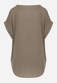 Born2be - Ciemnobeżowa Nietoperzowa Bluzka z Krótkim Rękawem z Lnem i Wiskozą Isirtila. Okazja: do pracy, na co dzień. Kolor: beżowy. Materiał: wiskoza, len. Długość rękawa: krótki rękaw. Długość: krótkie. Sezon: lato. Styl: elegancki, klasyczny, casual #6