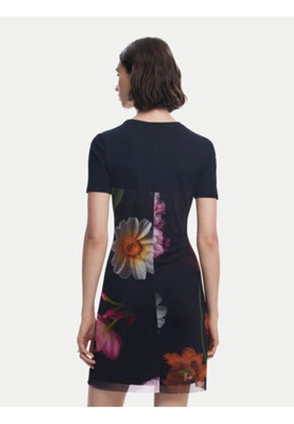 Desigual Sukienka codzienna Hamburgo 25SWVK14 Czarny Slim Fit. Okazja: na co dzień. Kolor: czarny. Materiał: bawełna. Typ sukienki: proste. Styl: casual