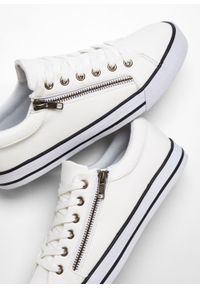 Sneakersy bonprix biały. Kolor: biały #3