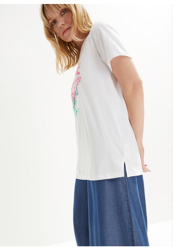 bonprix - Shirt bawełniany z nadrukiem, krótki rękaw. Kolor: biały. Materiał: bawełna. Długość rękawa: krótki rękaw. Długość: krótkie. Wzór: nadruk. Styl: elegancki