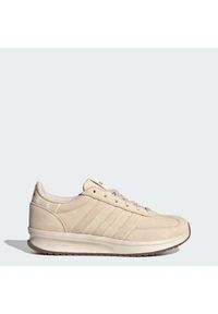 Adidas - adidas Sneakersy Run 70S 2.0 Shoes KJ7999 Beżowy jasny. Kolor: beżowy. Materiał: zamsz, skóra. Sport: bieganie #1