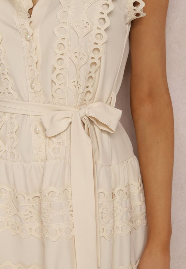 Renee - Jasnobeżowa Sukienka Ismeia. Kolor: beżowy. Materiał: koronka, materiał. Długość rękawa: na ramiączkach. Styl: boho. Długość: mini
