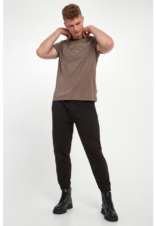 Spodnie dresowe męskie Benzio JOOP!. Materiał: dresówka