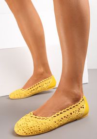 Born2be - Żółte Koronkowe Balerinki Wsuwane Treada. Zapięcie: bez zapięcia. Kolor: żółty. Materiał: koronka. Sezon: wiosna, lato #4