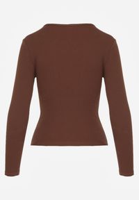 Renee - Brązowa Bawełniana Bluzka Longsleeve z Prążkowanej Tkaniny z Guziczkami Amandria. Okazja: na co dzień. Kolor: brązowy. Materiał: prążkowany, bawełna, tkanina. Długość rękawa: długi rękaw. Styl: casual #7