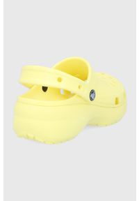 Crocs Klapki damskie na platformie. Nosek buta: okrągły. Kolor: żółty. Materiał: guma. Obcas: na platformie #3