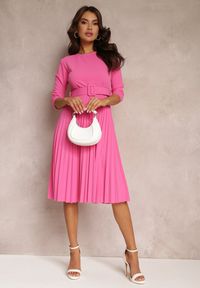 Renee - Ciemnoróżowa Sukienka Plisowana z Paskiem Valfe. Kolor: różowy. Materiał: dzianina #3