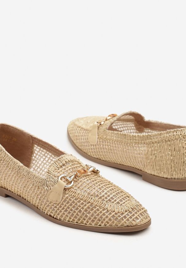 Renee - Beżowe Ażurowe Mokasyny Loafersy z Klamrą Koliswena. Okazja: na co dzień. Zapięcie: klamry. Kolor: beżowy. Wzór: ażurowy. Styl: elegancki, casual, klasyczny