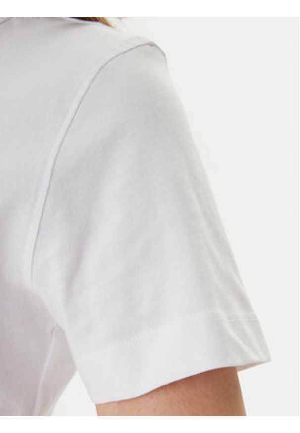 Guess T-Shirt W6GI08 K3023 Biały Regular Fit. Kolor: biały. Materiał: bawełna