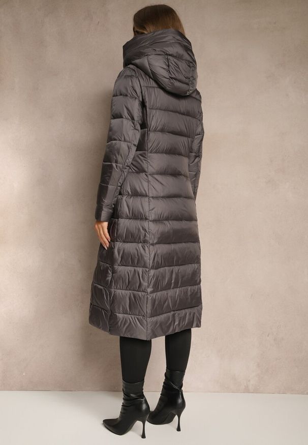 Renee - Szara Długa Kurtka Płaszcz z Pikowaniem i Kapturem Tittonna. Kolor: szary. Materiał: tkanina. Długość: długie. Wzór: jednolity. Sezon: zima, jesień