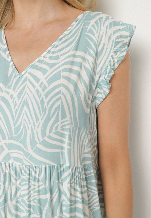 Born2be - Jasnoniebieska Bawełniana Sukienka w Liście o Rozkloszowanym Kroju Divariel. Kolor: niebieski. Materiał: bawełna. Długość rękawa: krótki rękaw. Typ sukienki: rozkloszowane