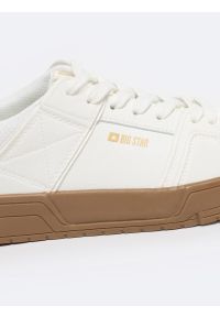 Big-Star - Sneakersy męskie z kontrastową podeszwą białe NN174093 101. Kolor: biały #5