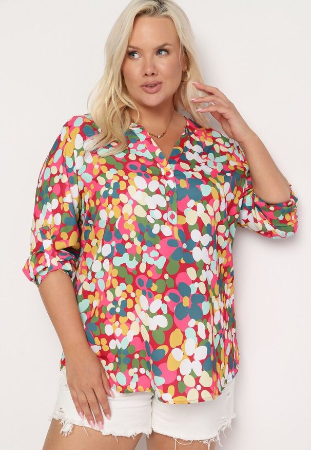 Born2be - Różowo-Niebieska Koszula w Akwarelowe Kwiatki z Dekoltem na Guziki Smexina. Kolor: różowy. Wzór: kwiaty