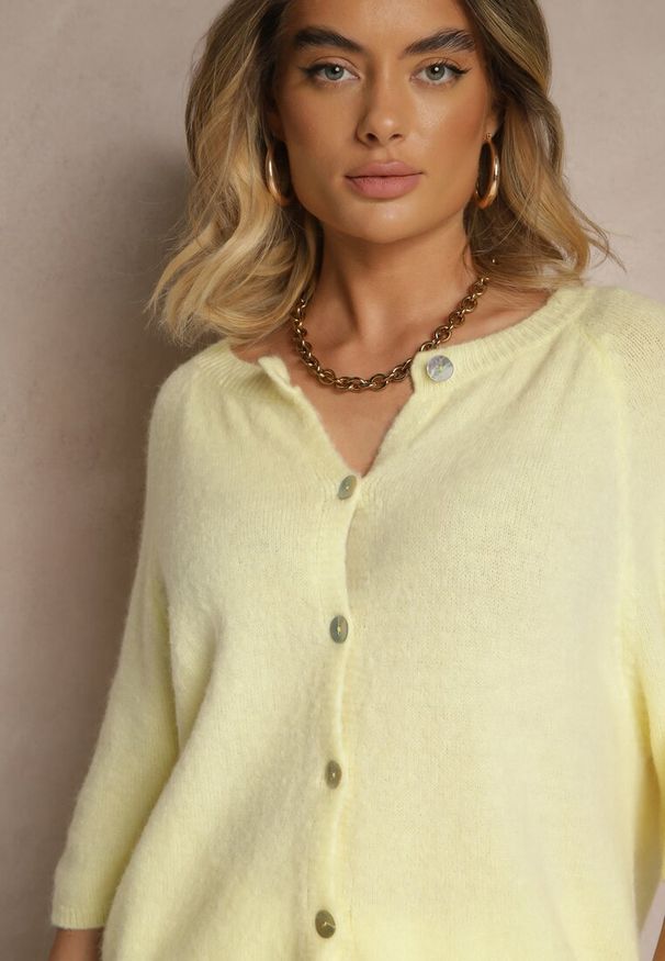 Renee - Żółty Kardigan z Rękawem 3/4 z Dodatkiem Wełny Iffarisse. Okazja: na co dzień, na spotkanie biznesowe. Kolor: żółty. Materiał: wełna. Styl: biznesowy, elegancki, casual