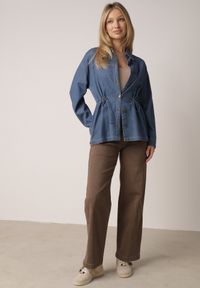 Born2be - Niebieska Bawełniana Koszula ze Ściagaczami w Pasie Lennada. Okazja: na spotkanie biznesowe, do pracy. Kolor: niebieski. Materiał: bawełna. Styl: biznesowy #5