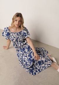 Born2be - Niebieska Rozkloszowana Sukienka z Wiskozy z Bufiastymi Rękawami w Roślinny Wzór Semea. Okazja: do pracy, na co dzień, na spotkanie biznesowe. Kolor: niebieski. Materiał: wiskoza. Sezon: lato. Typ sukienki: proste, rozkloszowane. Styl: biznesowy, casual. Długość: maxi #1