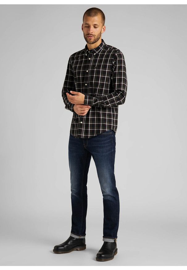Lee - LEE BUTTON DOWN BLACK L880RN01 112123422. Typ kołnierza: button down