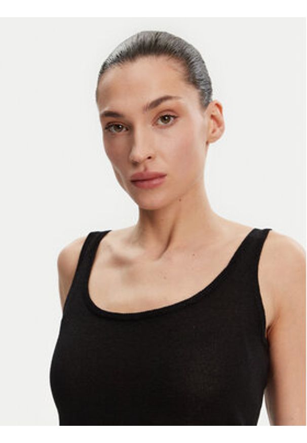 Guess Top W5GR16 Z3E22 Czarny Regular Fit. Kolor: czarny. Materiał: wiskoza
