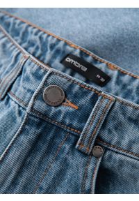 Ombre Clothing - Krótkie męskie spodenki jeansowe z przetarciami i dziurami – jasnoniebieskie V2 OM-SRDS-0157 - XXL. Okazja: na co dzień. Kolor: niebieski. Materiał: jeans. Długość: krótkie. Wzór: aplikacja. Sezon: lato. Styl: klasyczny, casual #10