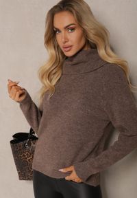 Renee - Brązowy Golf z Wełną Wiskozą i Wywiniętym Dekoltem Hedita. Okazja: na co dzień. Typ kołnierza: golf. Kolor: brązowy. Materiał: wiskoza, wełna. Styl: klasyczny, casual